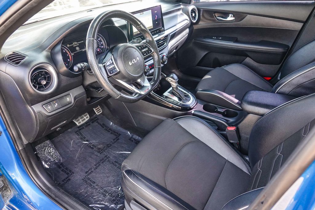 Thumbnail: 2023 Kia Forte - 11