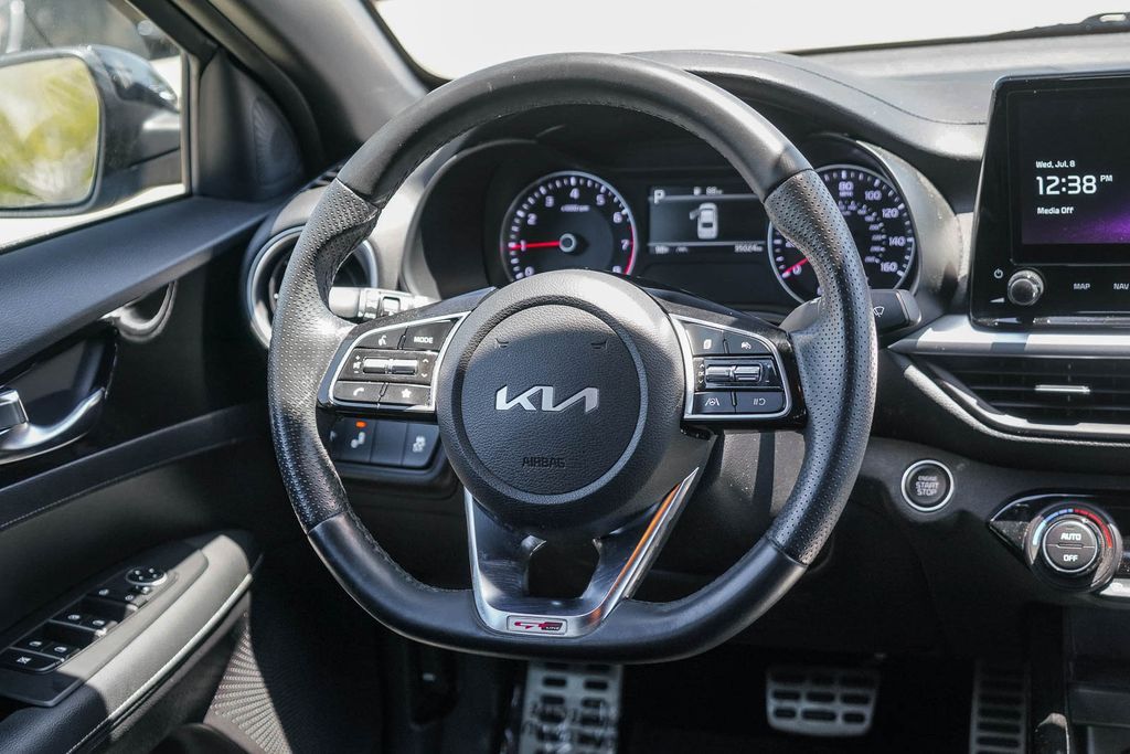 Thumbnail: 2023 Kia Forte - 8