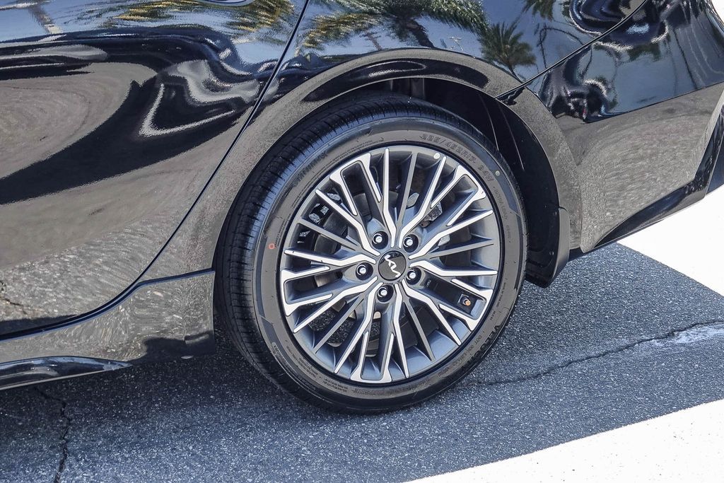 Thumbnail: 2023 Kia Forte - 20