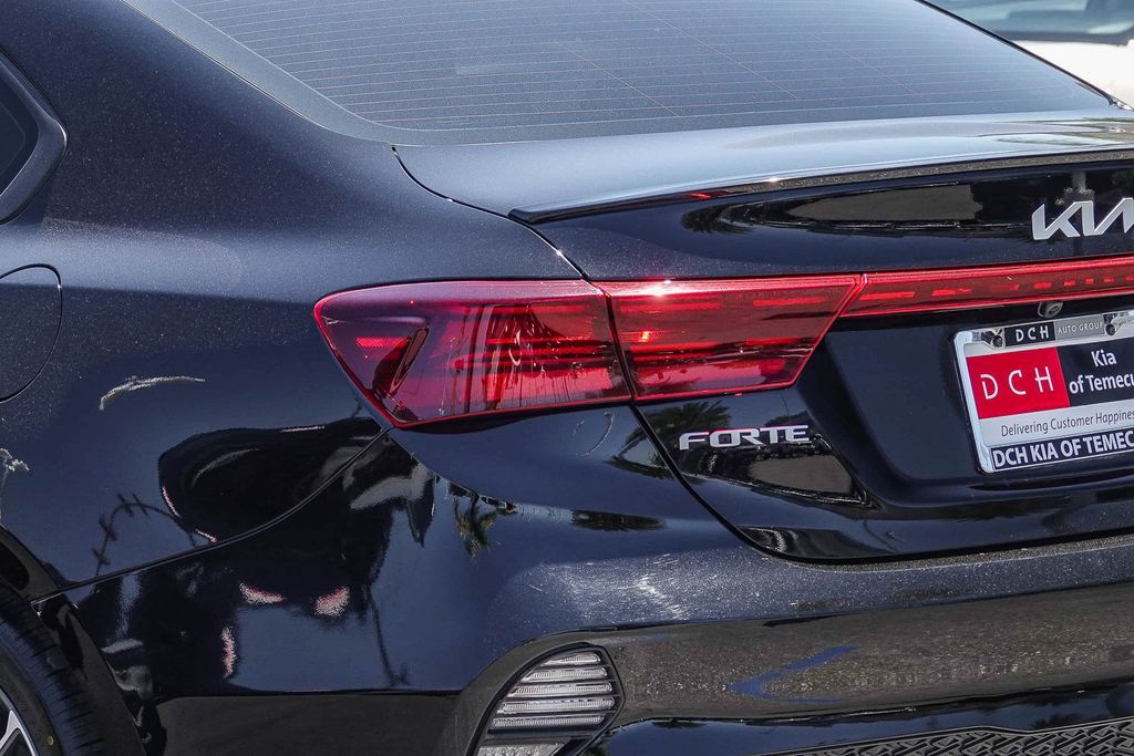 Thumbnail: 2023 Kia Forte - 18