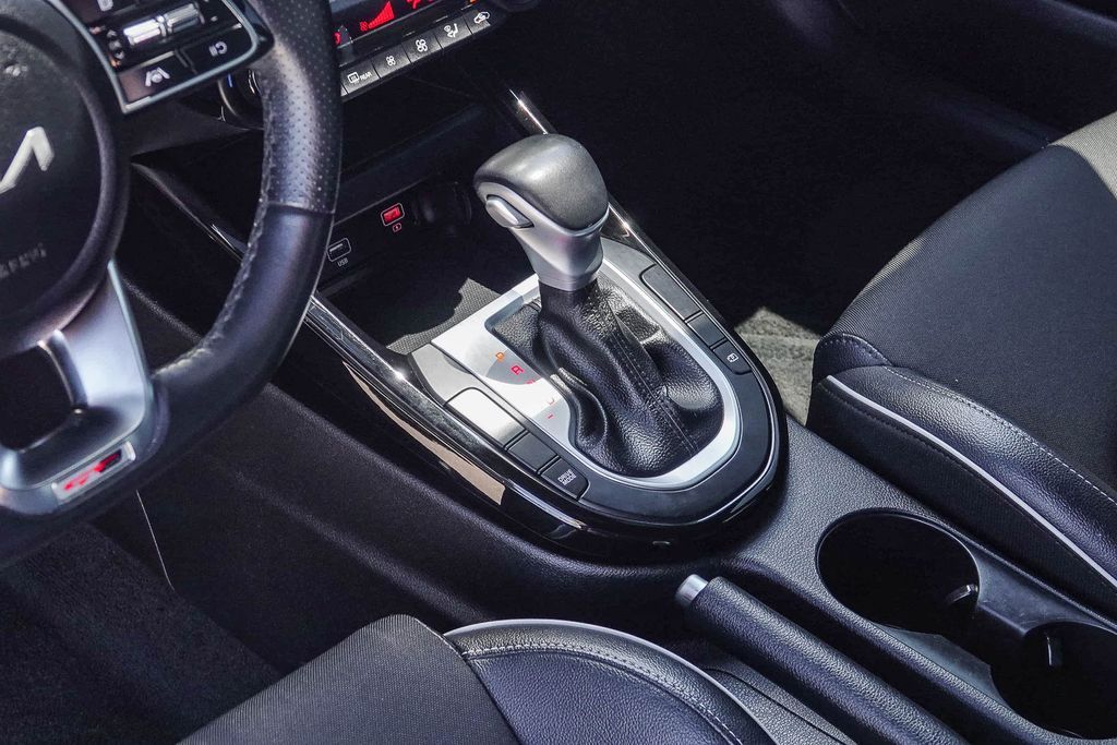 Thumbnail: 2023 Kia Forte - 13
