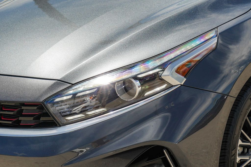 Thumbnail: 2023 Kia Forte - 22