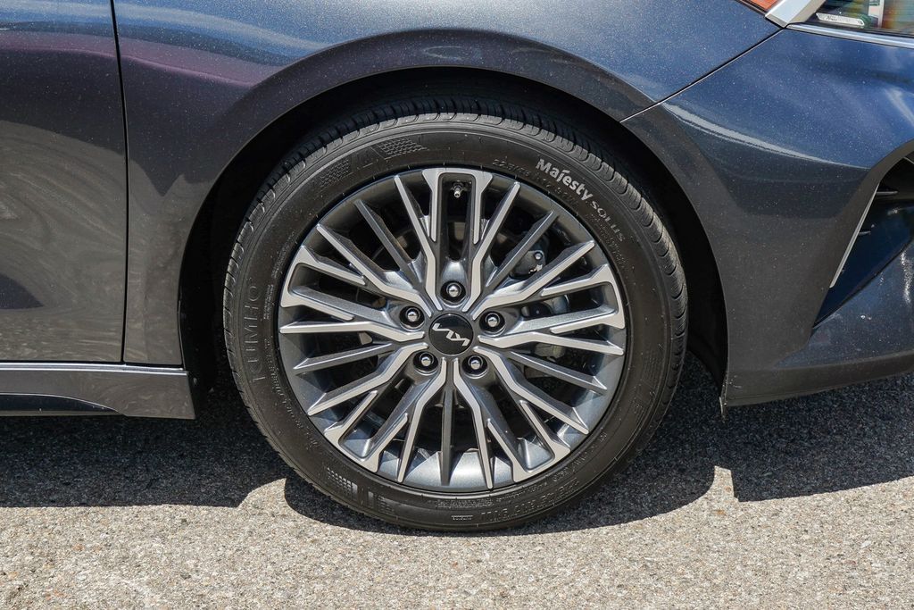 Thumbnail: 2023 Kia Forte - 7