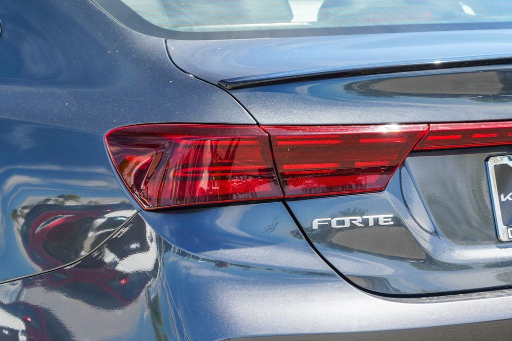 Thumbnail: 2023 Kia Forte - 21