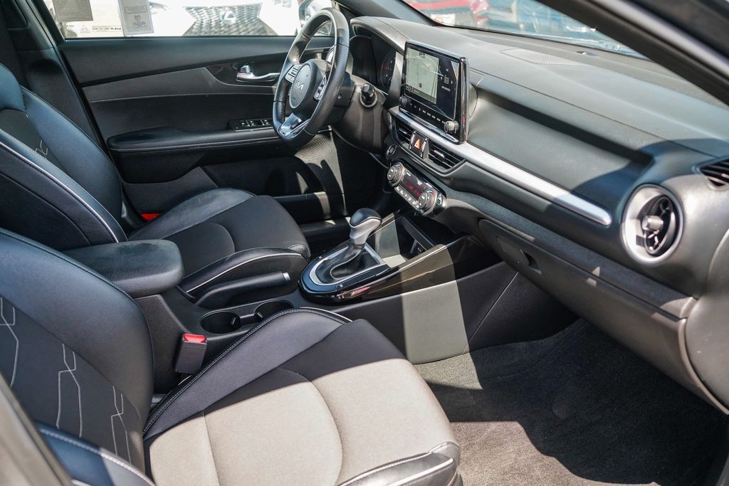 Thumbnail: 2023 Kia Forte - 13
