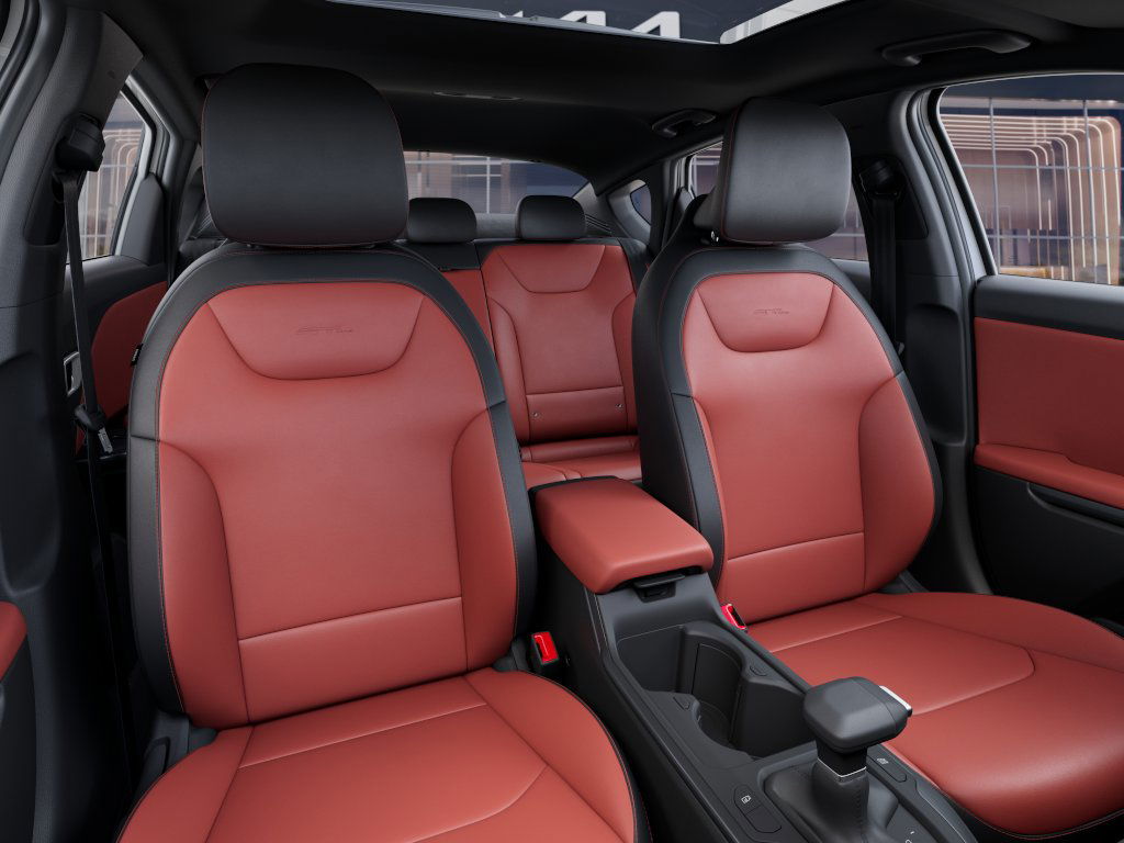 2025 Kia K4 GT-Line 8
