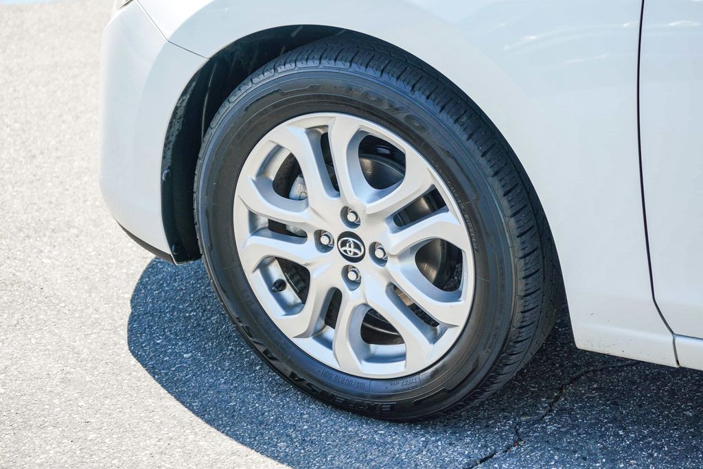 Thumbnail: 2018 Toyota Yaris iA - 6