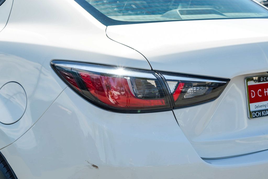 Thumbnail: 2018 Toyota Yaris iA - 19