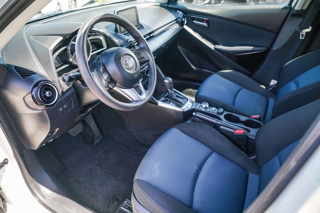 Thumbnail: 2018 Toyota Yaris iA - 10