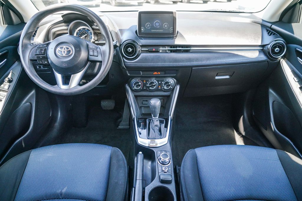 Thumbnail: 2018 Toyota Yaris iA - 2