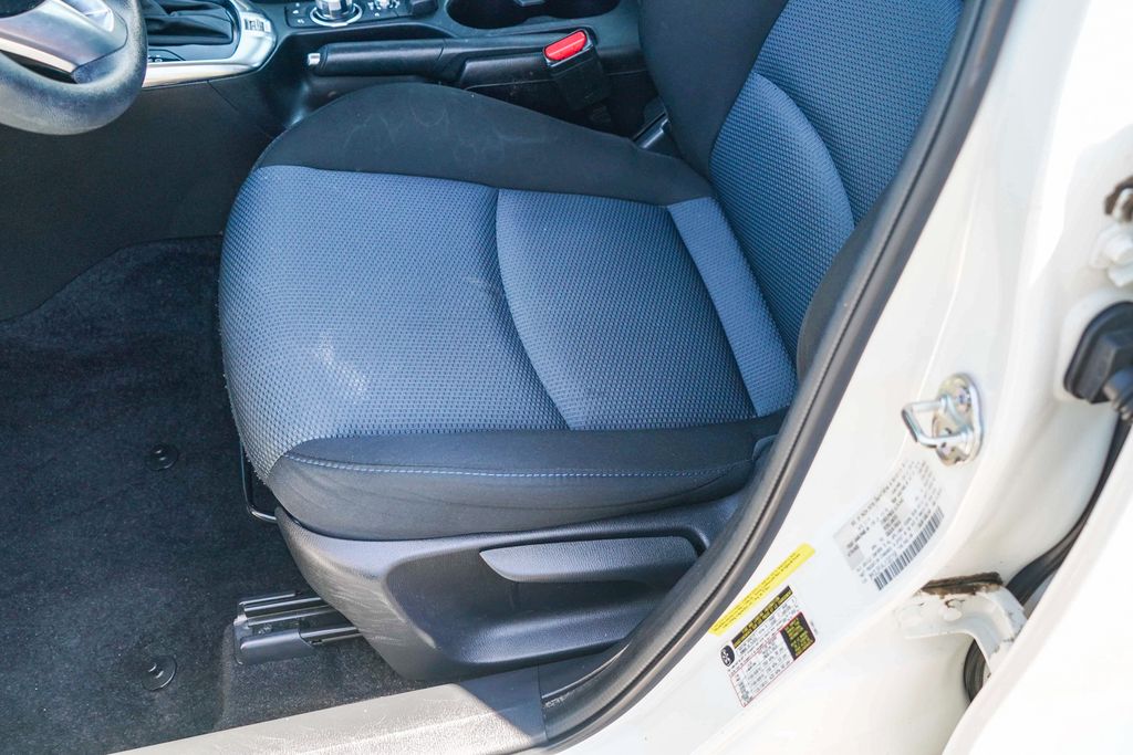 Thumbnail: 2018 Toyota Yaris iA - 24