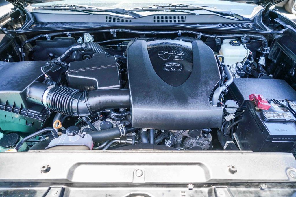 Thumbnail: 2021 Toyota Tacoma - 6