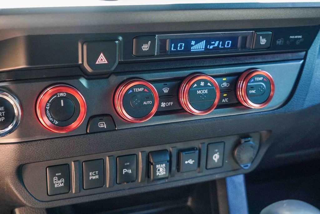 Thumbnail: 2021 Toyota Tacoma - 26