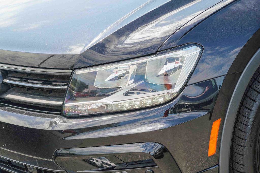 Thumbnail: 2020 Volkswagen Tiguan - 20