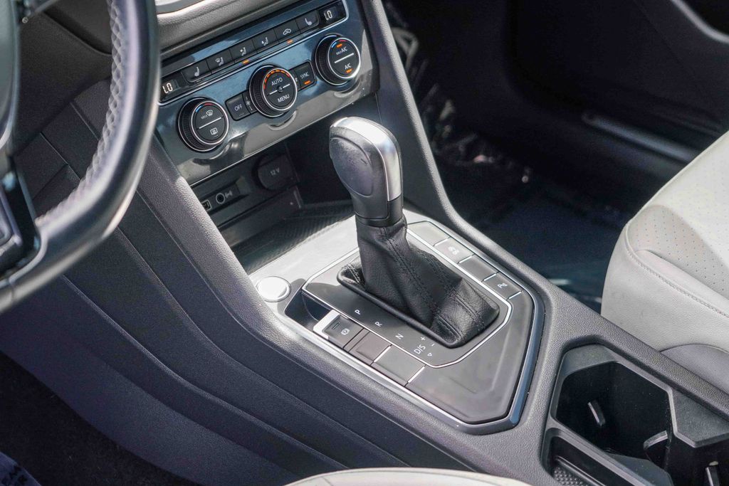 Thumbnail: 2020 Volkswagen Tiguan - 13