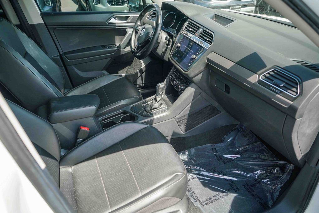 Thumbnail: 2019 Volkswagen Tiguan - 9