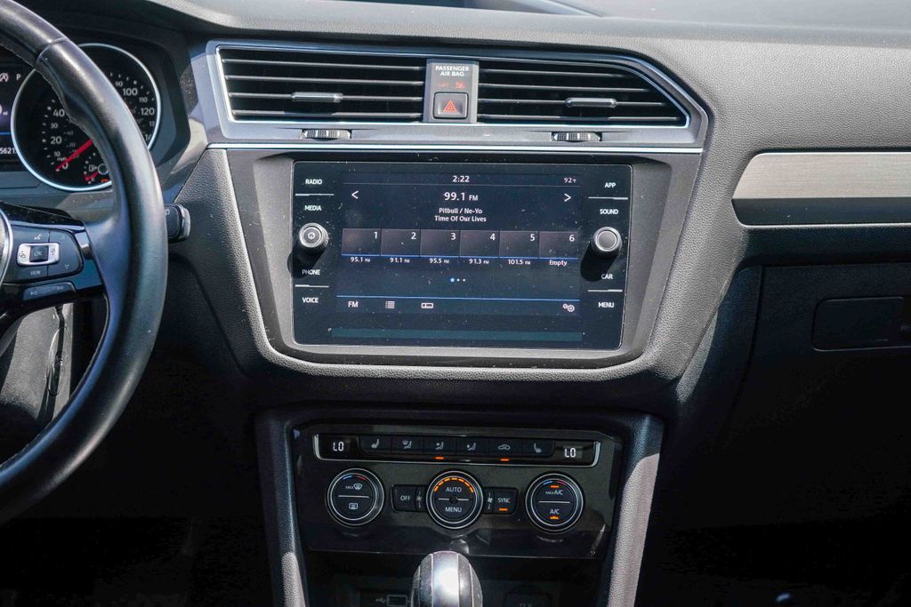 Thumbnail: 2019 Volkswagen Tiguan - 12