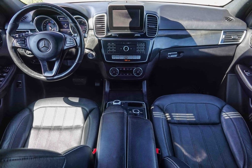 Thumbnail: 2017 Mercedes-Benz GLE - 2