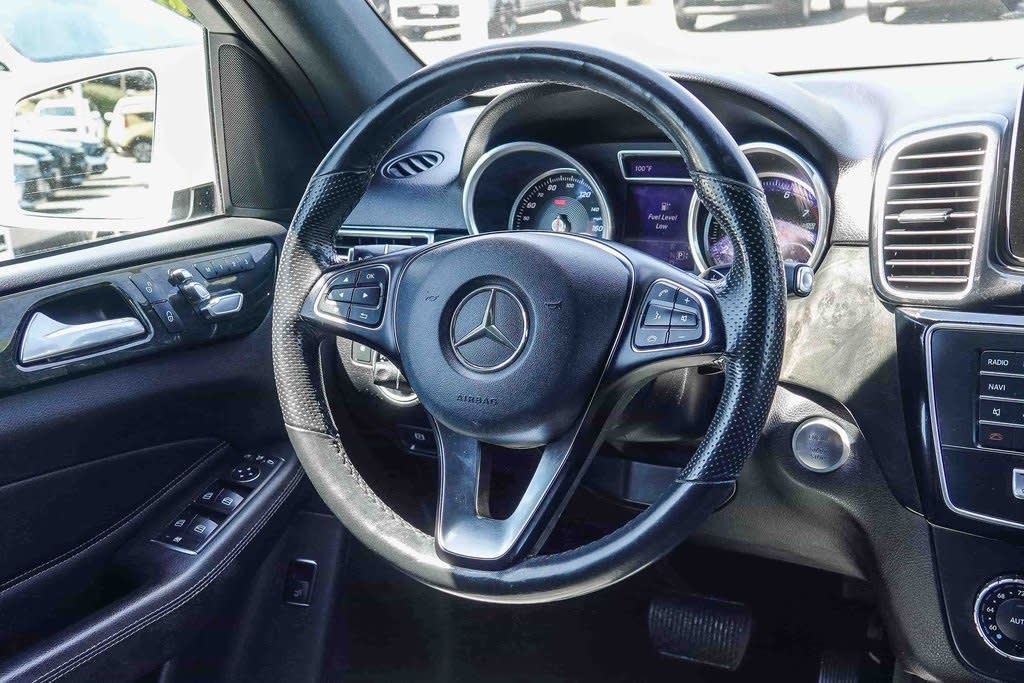 Thumbnail: 2017 Mercedes-Benz GLE - 7