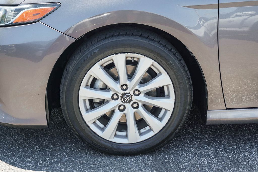 Thumbnail: 2018 Toyota Camry - 20