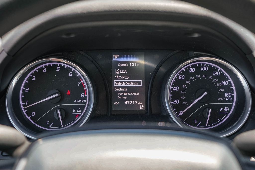 Thumbnail: 2018 Toyota Camry - 14