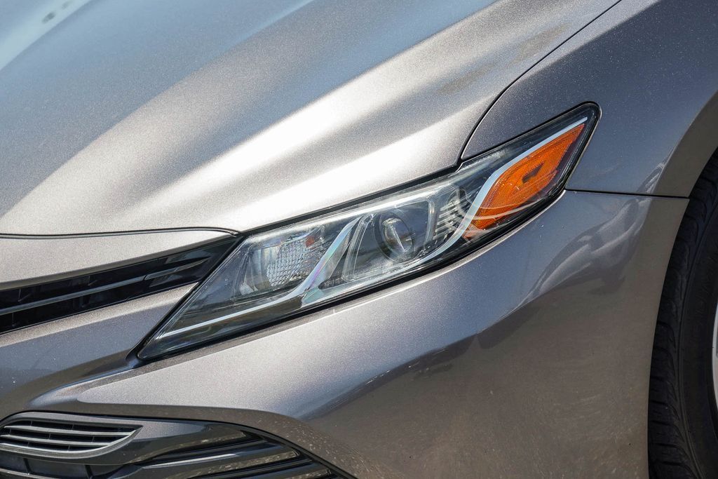 Thumbnail: 2018 Toyota Camry - 19