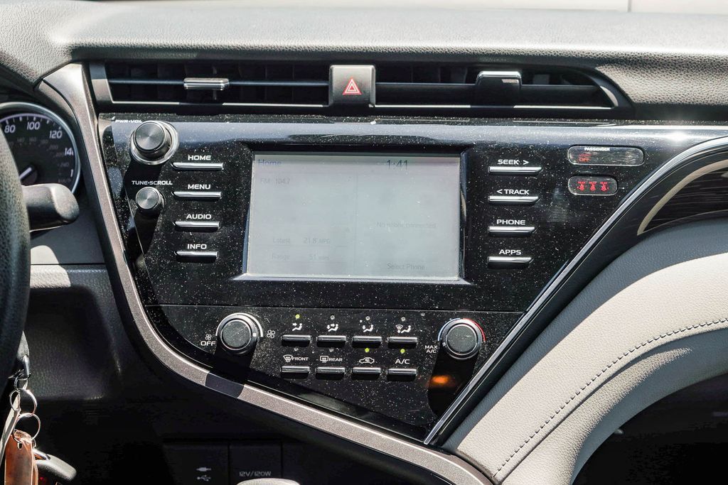 Thumbnail: 2018 Toyota Camry - 12