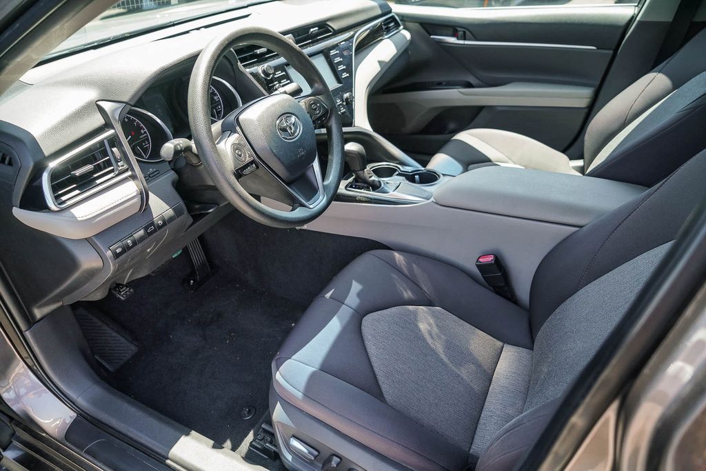 Thumbnail: 2018 Toyota Camry - 10