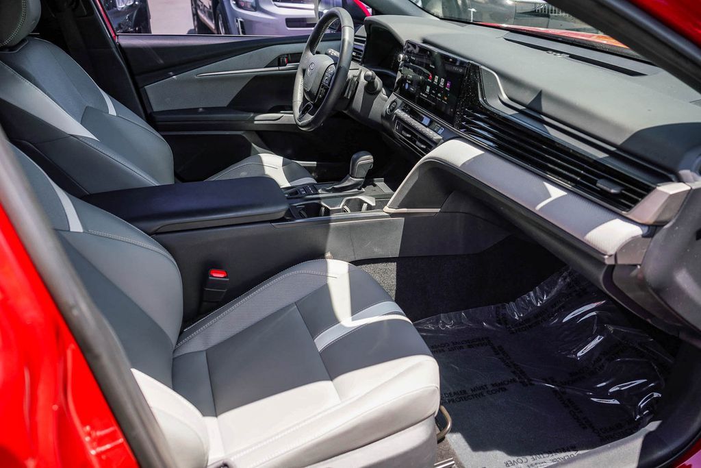 Thumbnail: 2025 Toyota Camry - 9