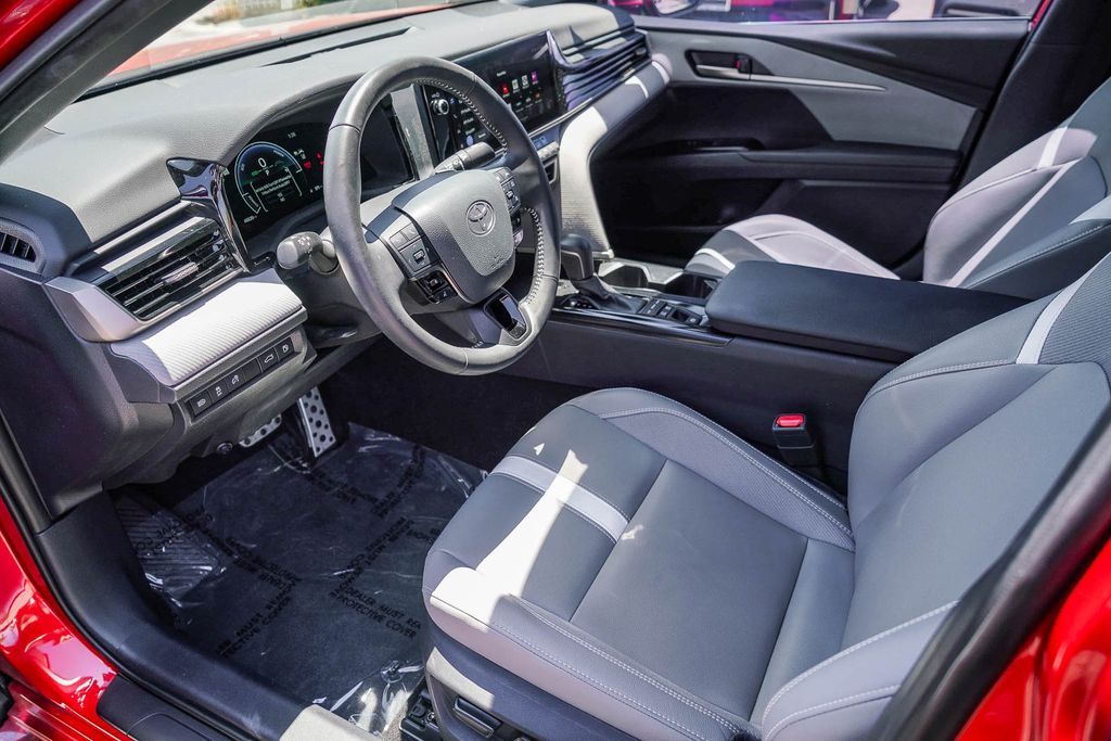 Thumbnail: 2025 Toyota Camry - 10