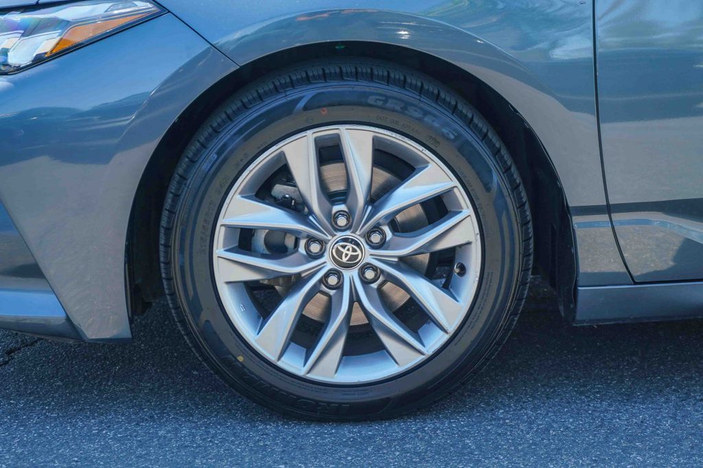 Thumbnail: 2022 Toyota Avalon - 6
