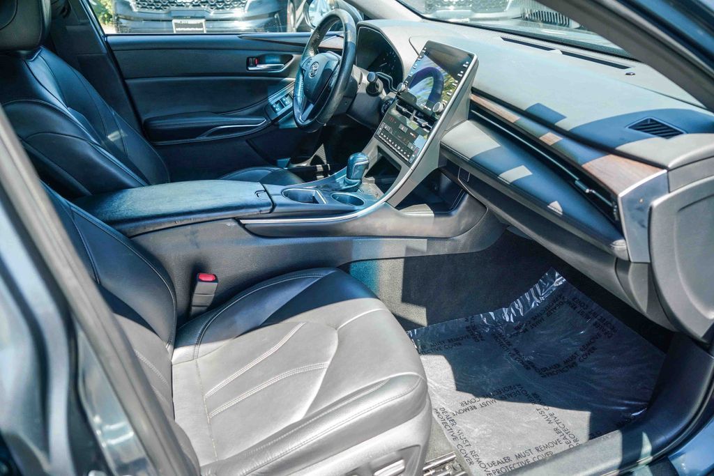 Thumbnail: 2022 Toyota Avalon - 9