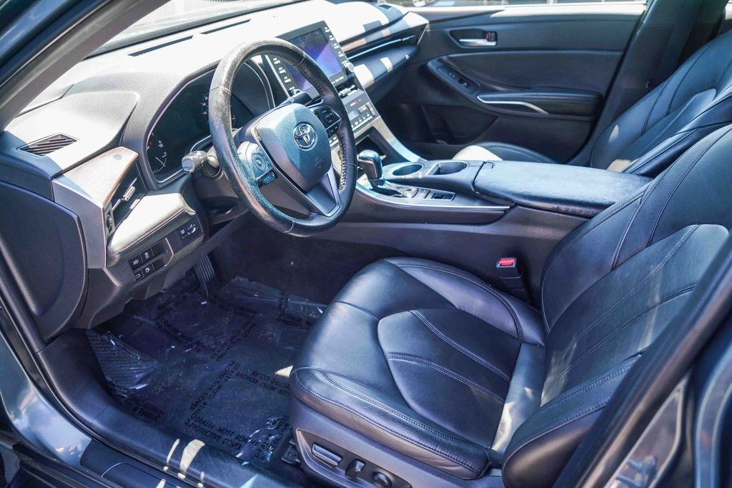 Thumbnail: 2022 Toyota Avalon - 10