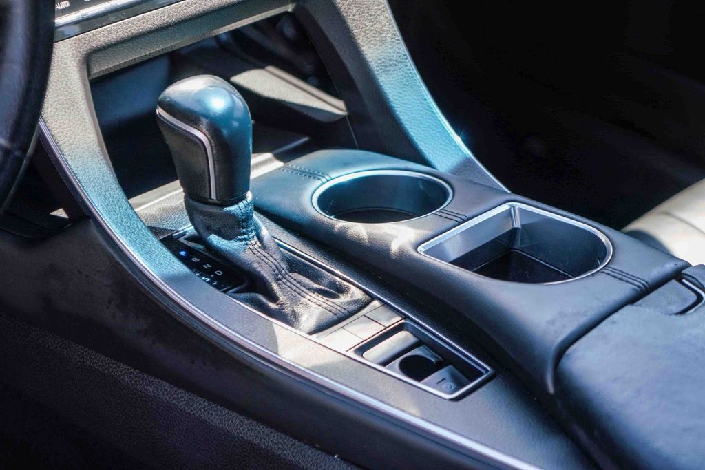 Thumbnail: 2022 Toyota Avalon - 13