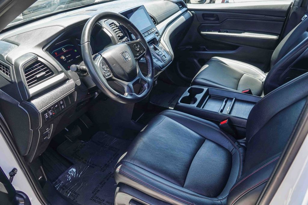 Thumbnail: 2023 Honda Odyssey - 10
