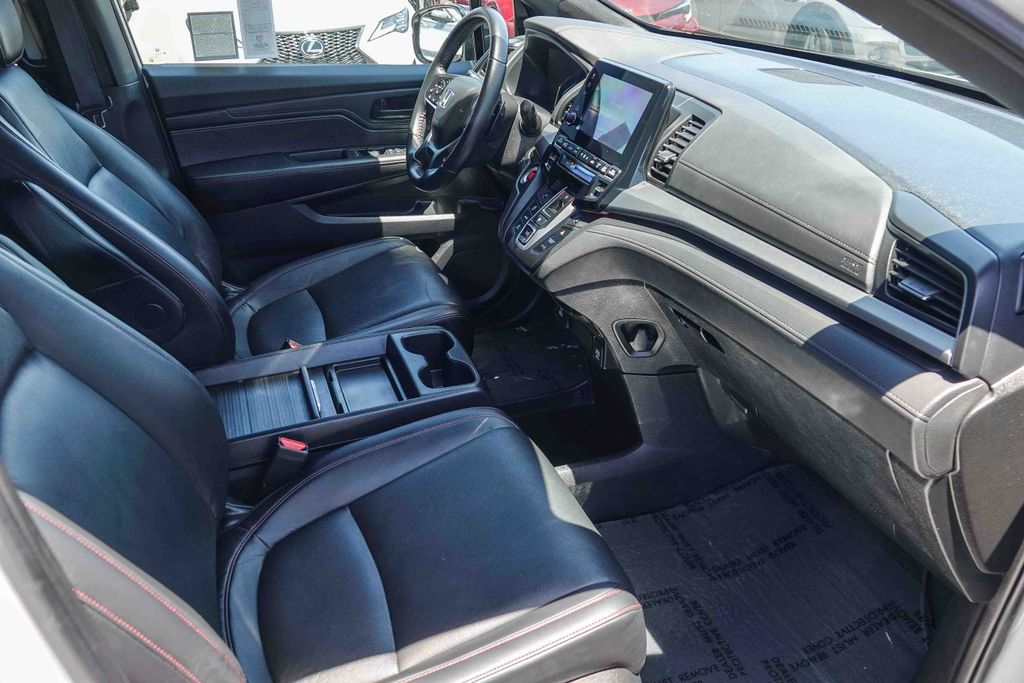 Thumbnail: 2023 Honda Odyssey - 9