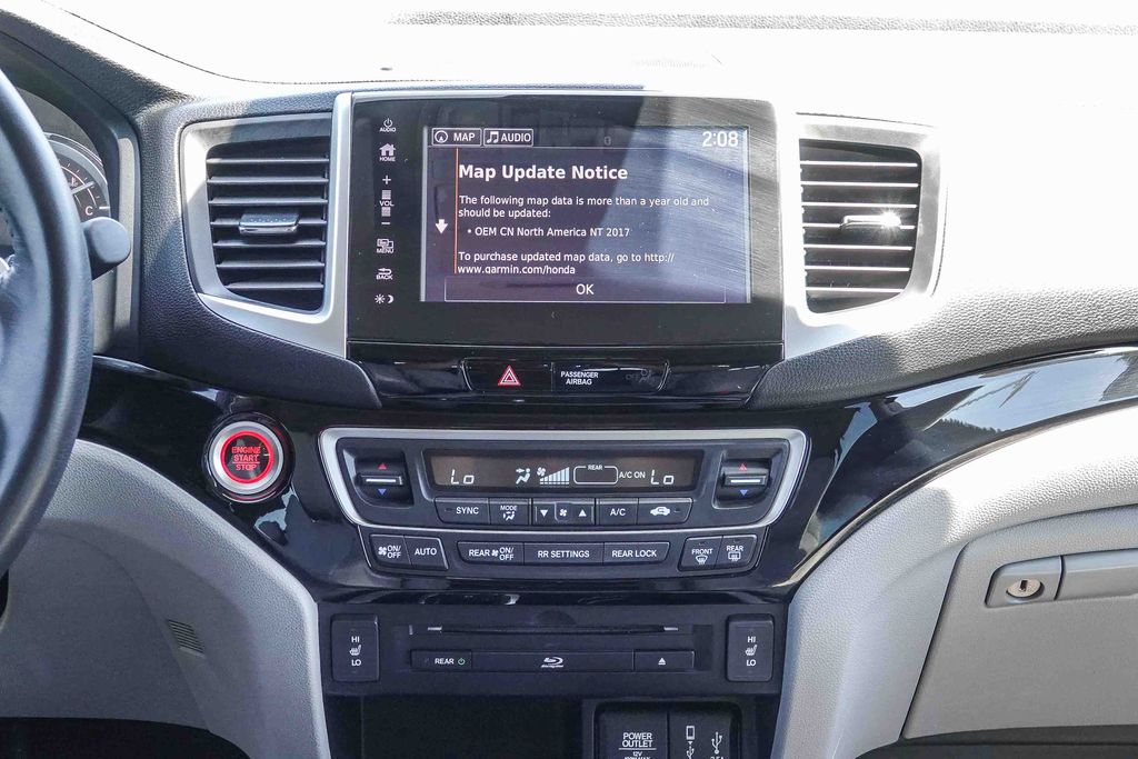 Thumbnail: 2018 Honda Pilot - 12
