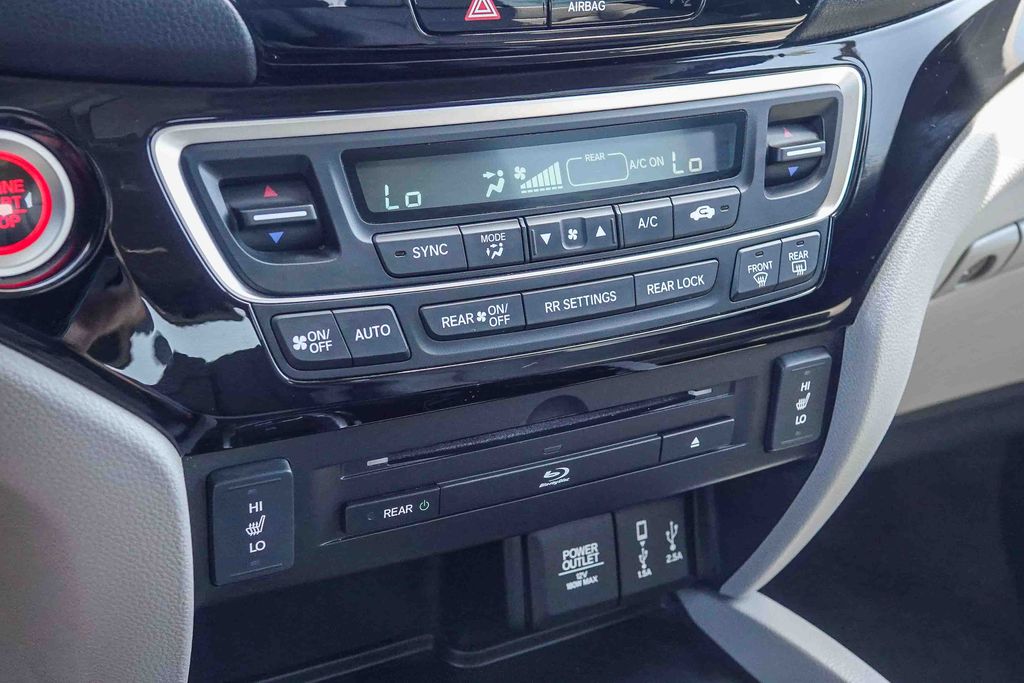 Thumbnail: 2018 Honda Pilot - 26
