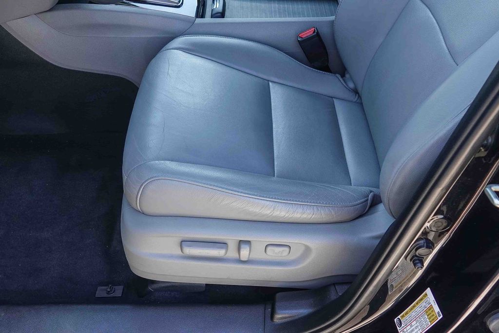 Thumbnail: 2018 Honda Pilot - 25