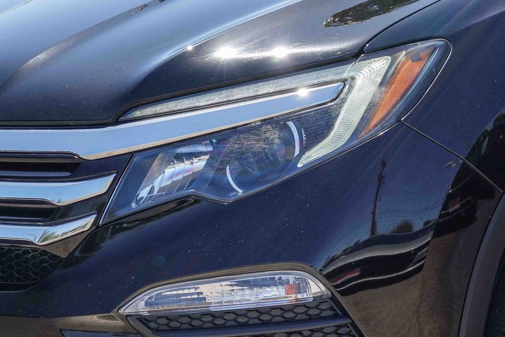 Thumbnail: 2018 Honda Pilot - 20