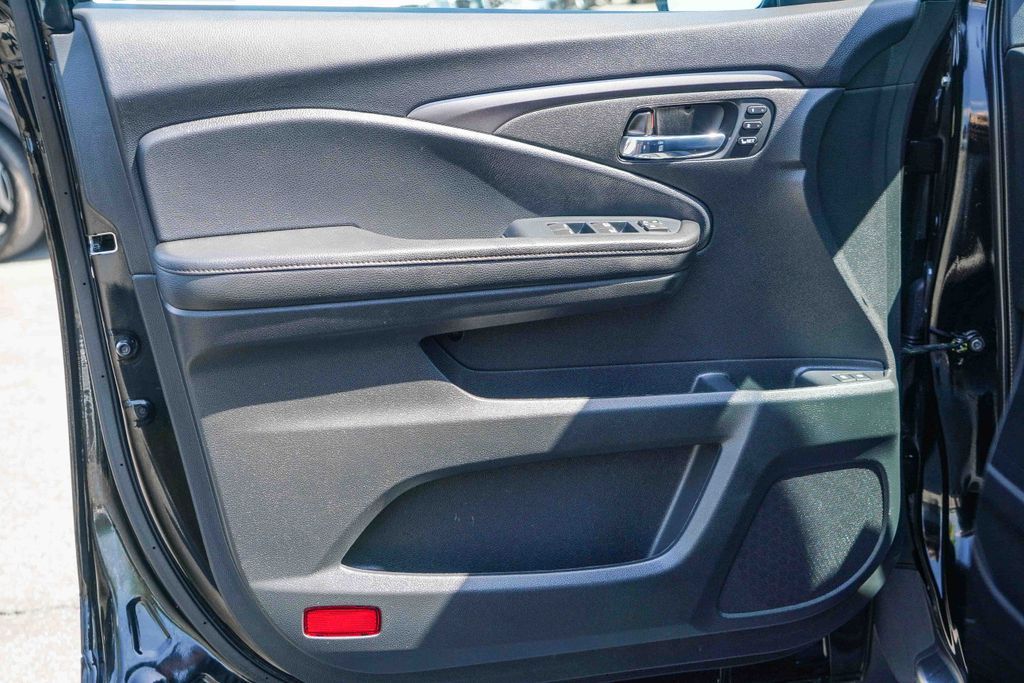 Thumbnail: 2022 Honda Pilot - 23