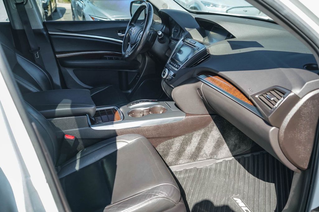 Thumbnail: 2019 Acura MDX - 9