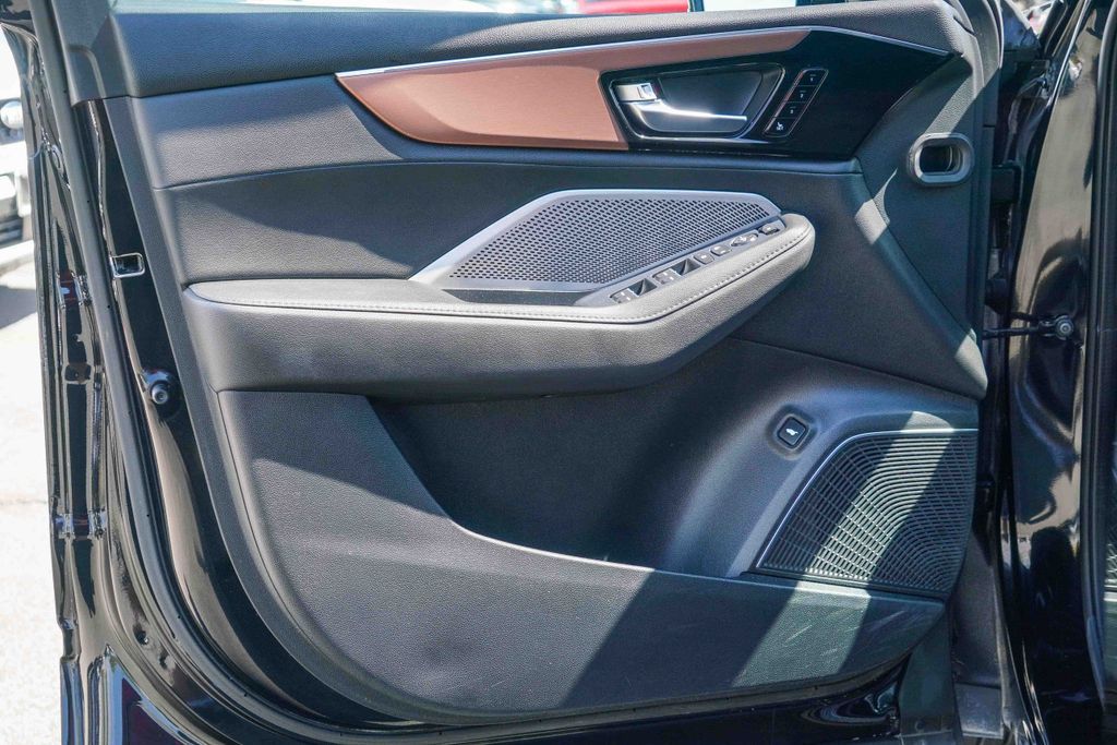 Thumbnail: 2022 Acura MDX - 23