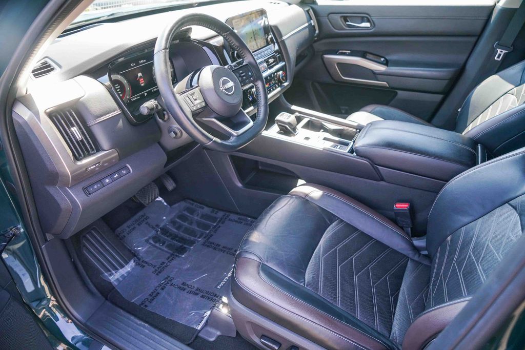 Thumbnail: 2022 Nissan Pathfinder - 9