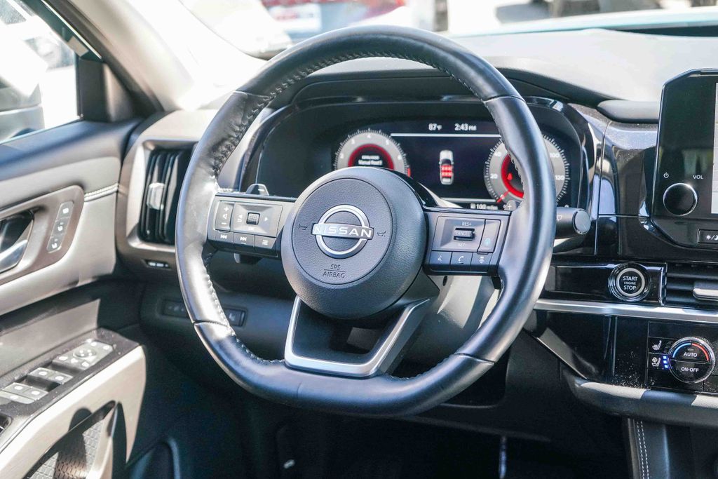 Thumbnail: 2022 Nissan Pathfinder - 7