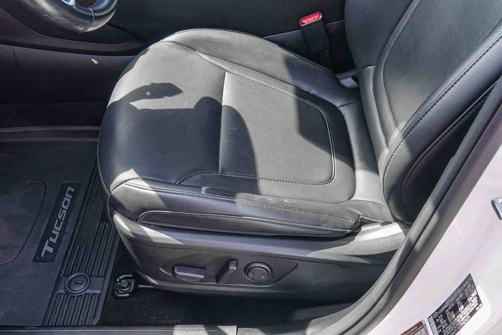 Thumbnail: 2023 Hyundai Tucson - 24