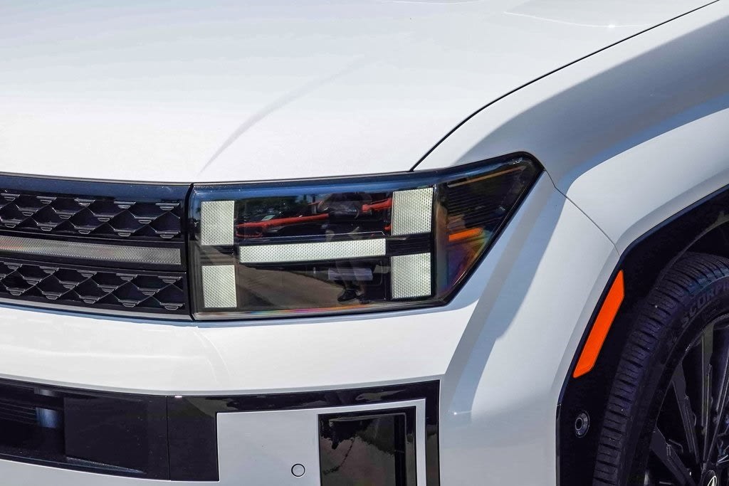 Thumbnail: 2025 Hyundai Santa Fe - 18