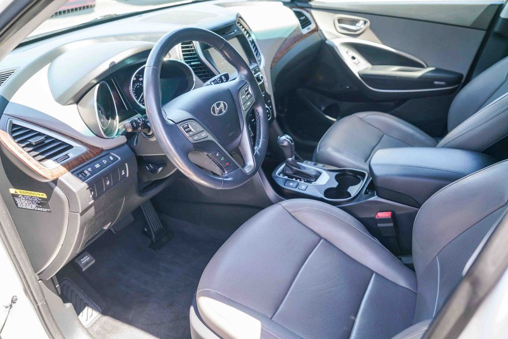 Thumbnail: 2018 Hyundai Santa Fe - 10