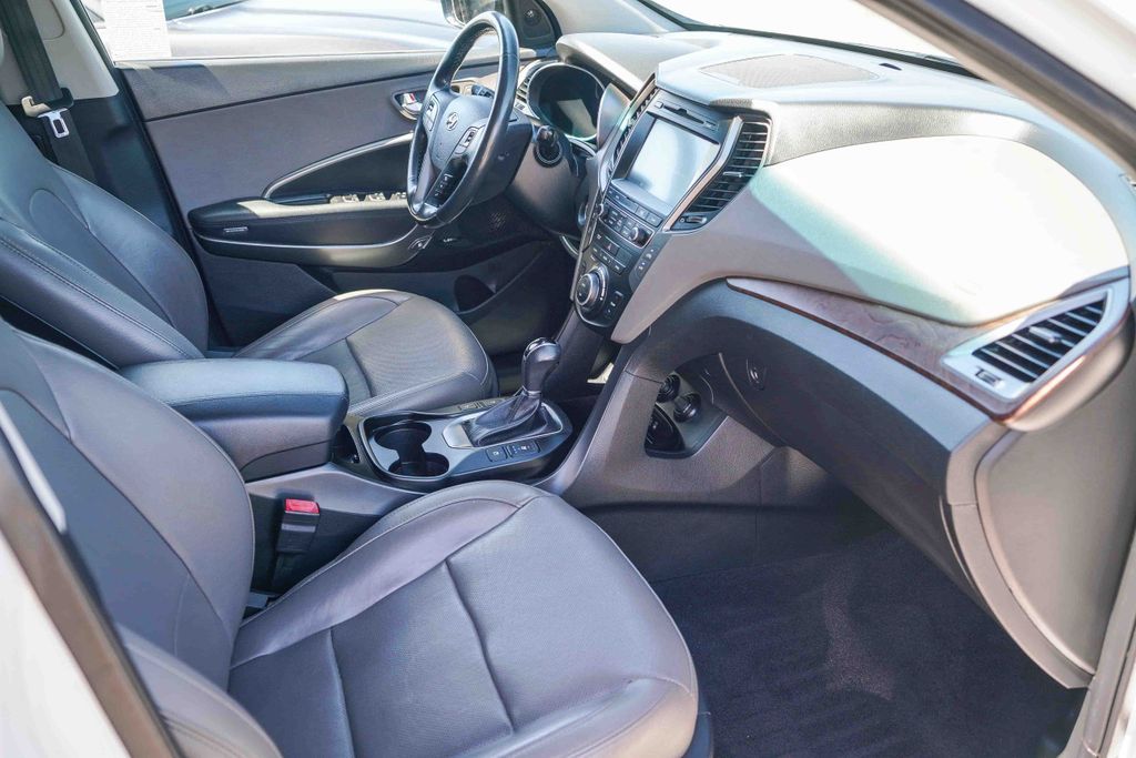 Thumbnail: 2018 Hyundai Santa Fe - 9