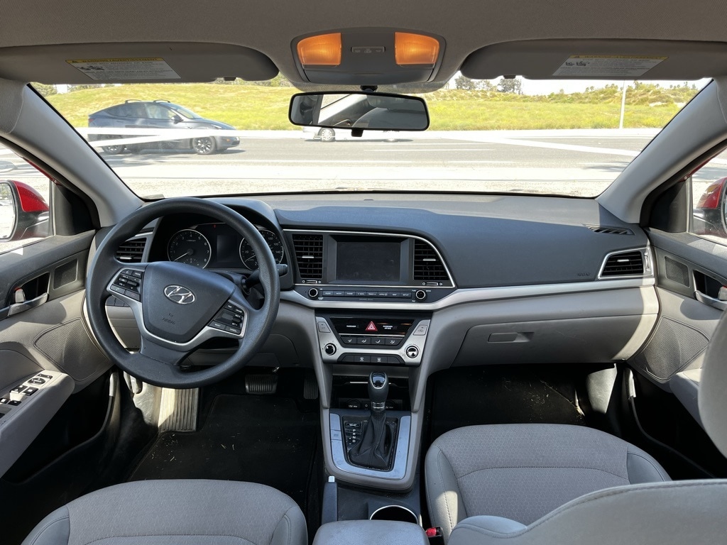 2017 Hyundai Elantra SE 8